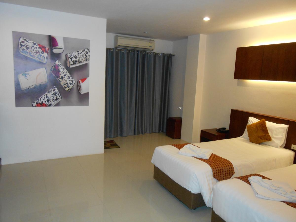 7 Sky Residency Hotel Patong Exterior foto