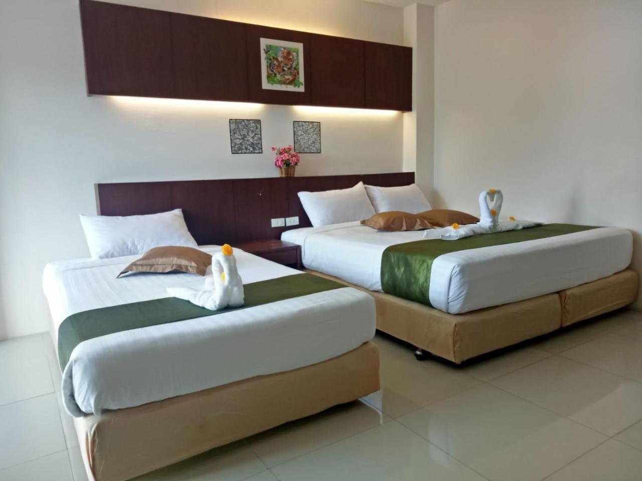 7 Sky Residency Hotel Patong Exterior foto