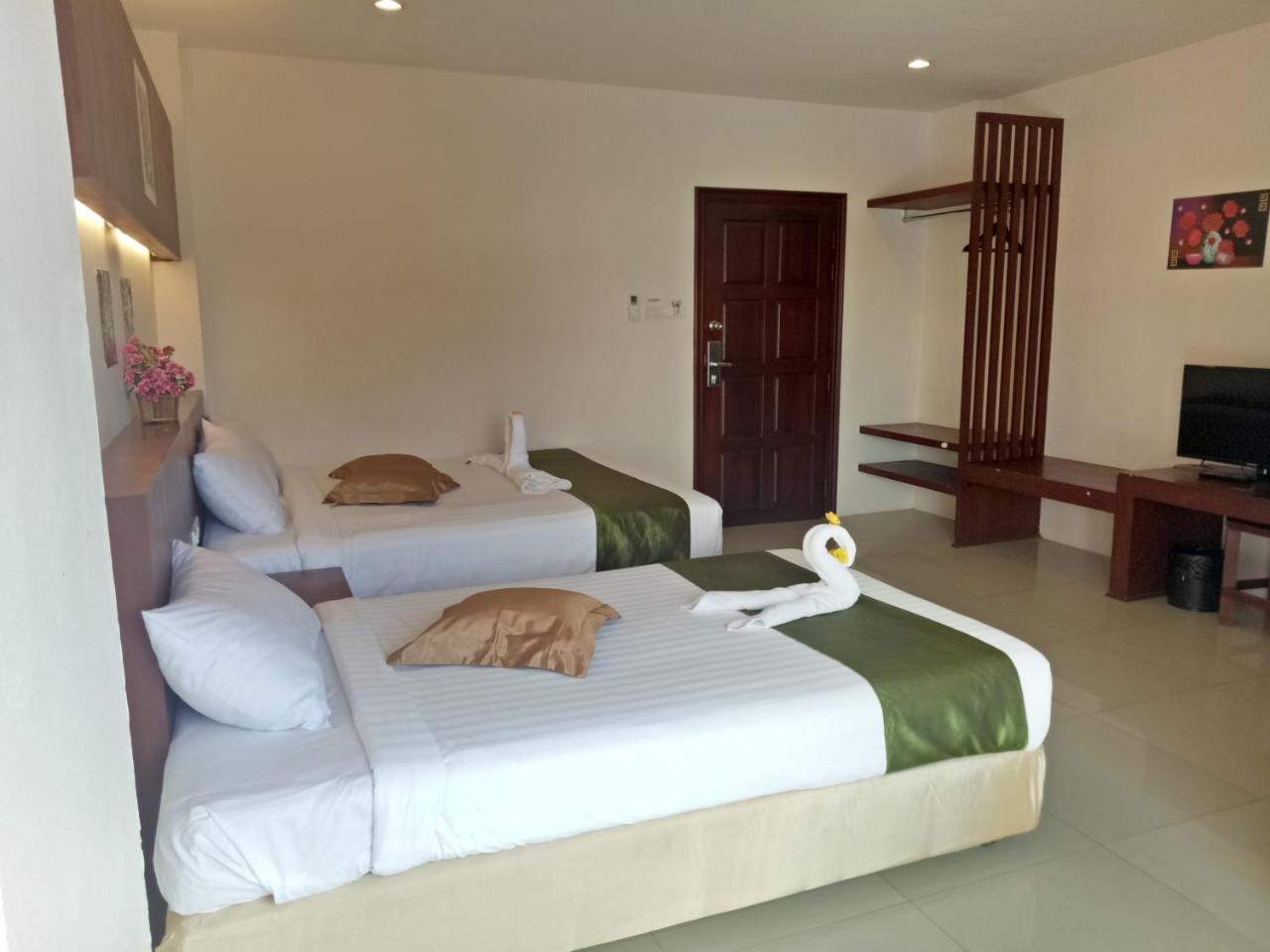 7 Sky Residency Hotel Patong Exterior foto