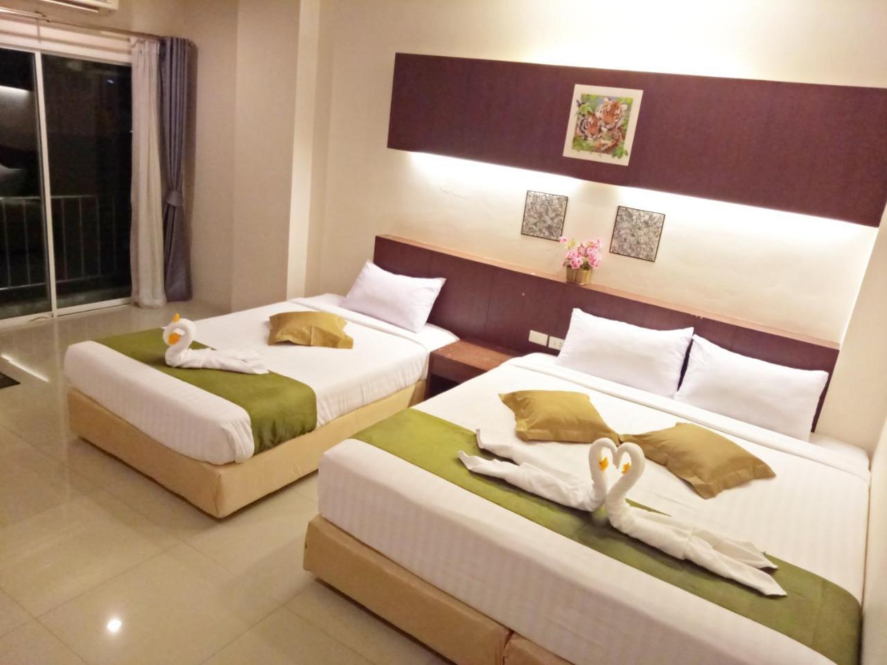 7 Sky Residency Hotel Patong Exterior foto